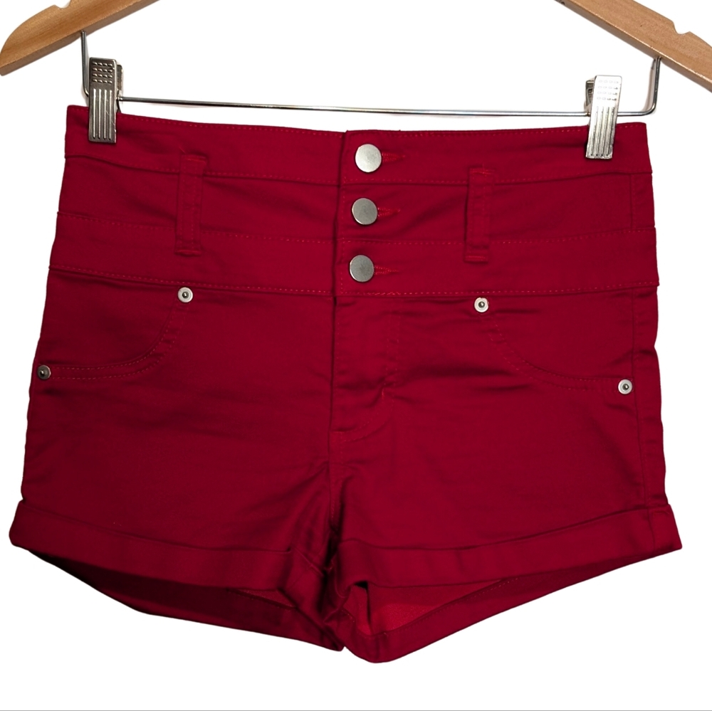 Red High-Waist 3 Button Zip Closure Short Shorts. Size 6